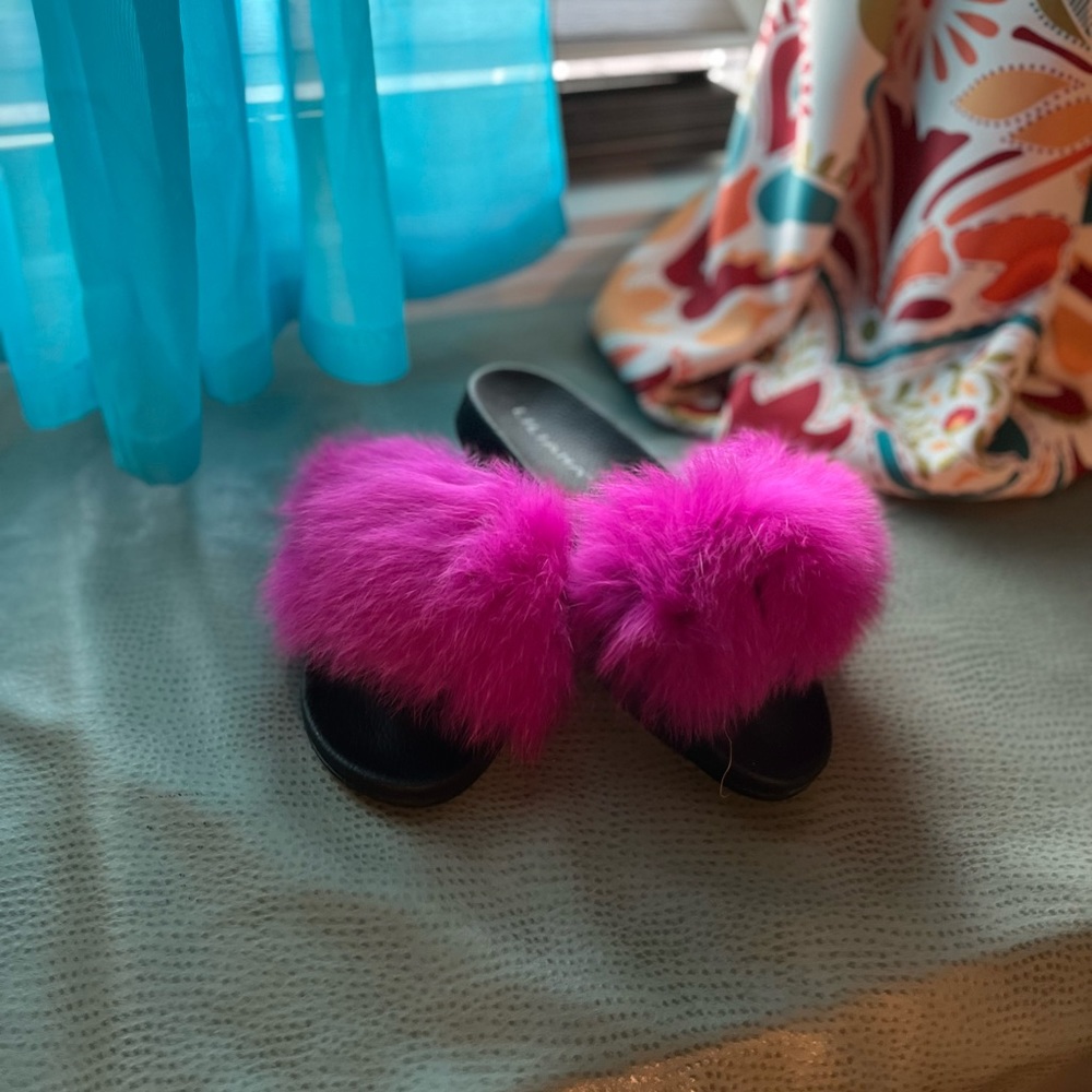 Pink Fury Slides - Picture 2 of 3